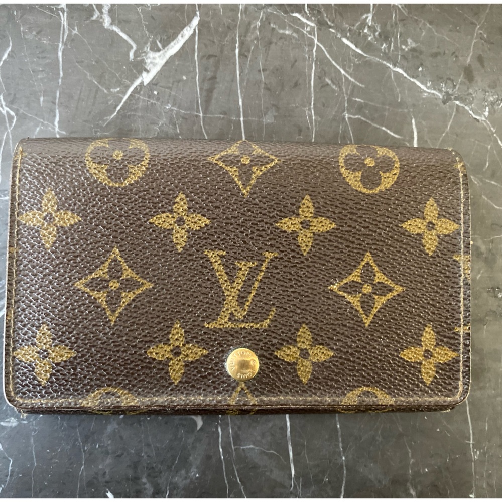 LOUIS VUITTON Monogram Porte Monnaie Billets Tresor Bifold Wallet